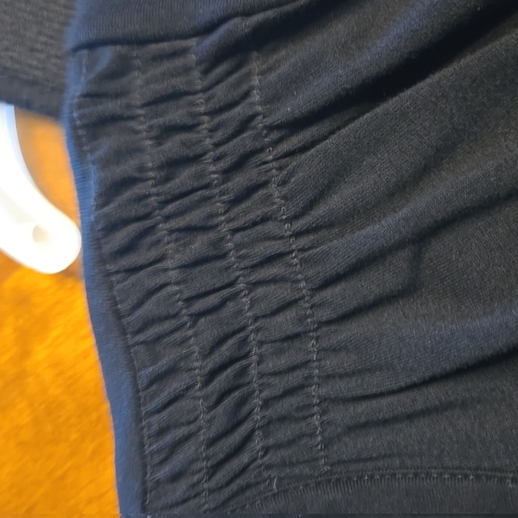 Black Sleeveless Women's Tops - Picture 3 of 5